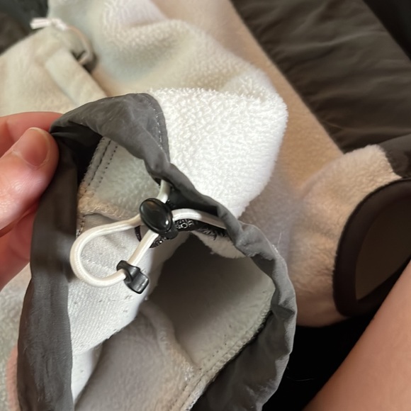 The North Face gray & white jacket size: small - Picture 6 of 10